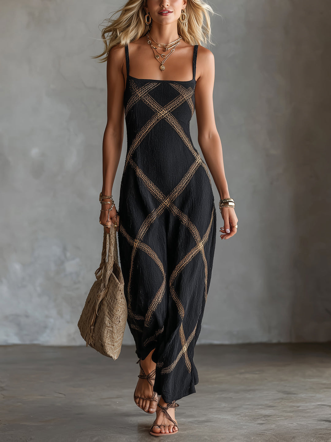 Damska sukienka boho z geometrycznym wzorem w naturalnych kolorach