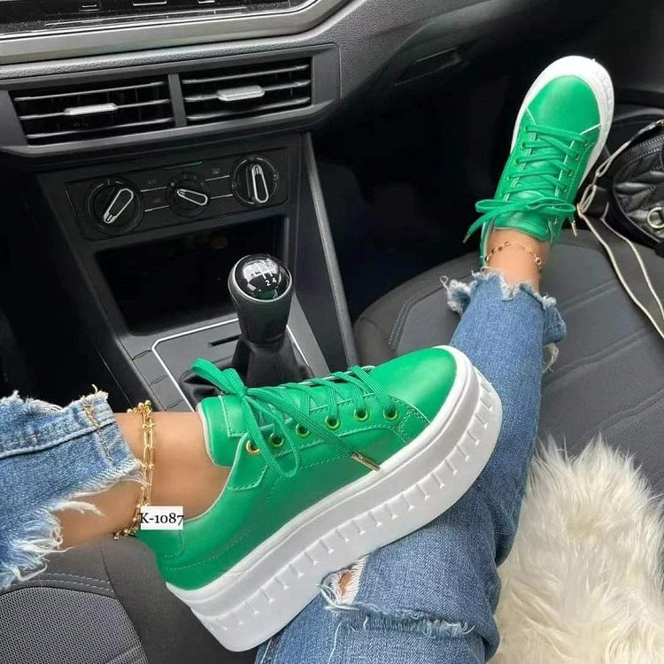Damskie sneakersy sznurowane na płaskiej podeszwie