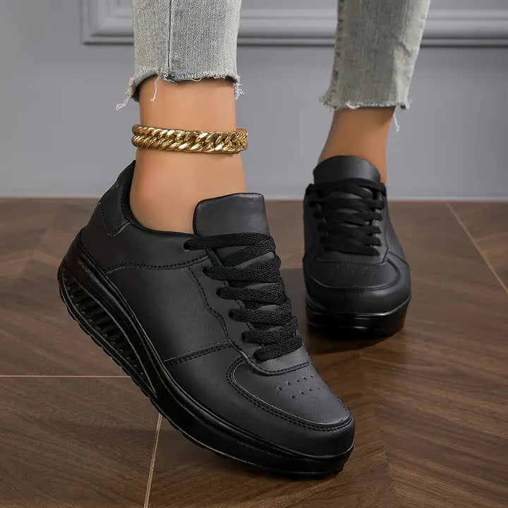 Damskie sneakersy na koturnie ze sznurowaniem, minimalistyczne