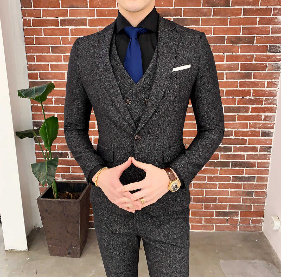 Męski garnitur trzyczęściowy slim fit w kolorze czarnym