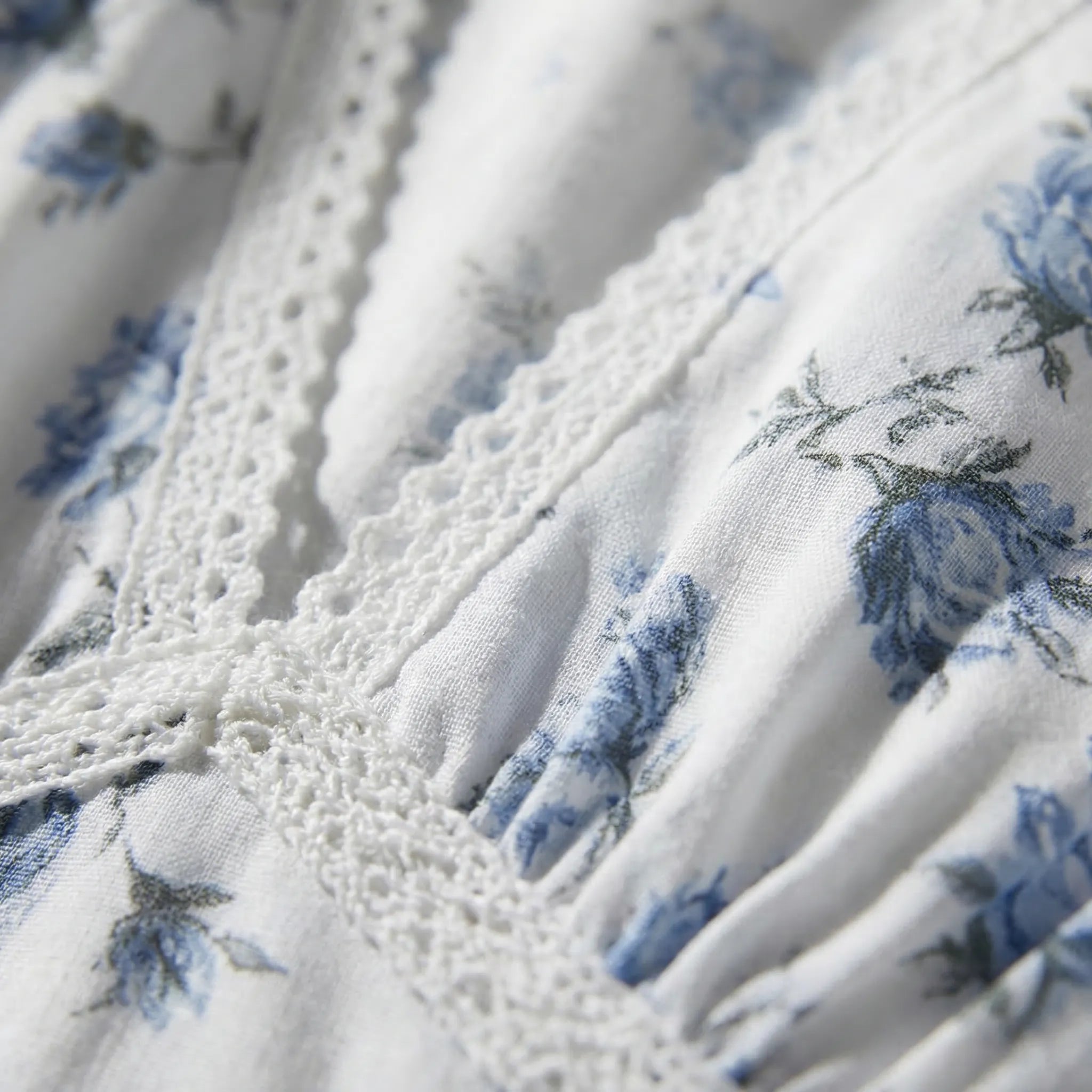 Blomselle - Floral Print Tiered Mini Dress