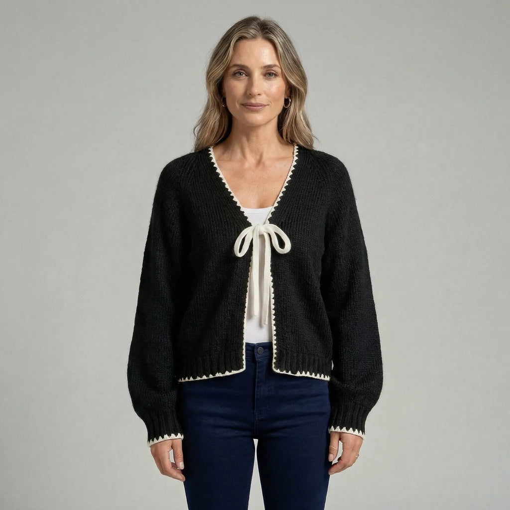 Bowvera - Krótki Kardigan Z Wiązaniem Przy Dekolcie