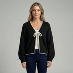 Bowvera - Krótki Kardigan Z Wiązaniem Przy Dekolcie