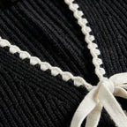 Bowvera - Krótki Kardigan Z Wiązaniem Przy Dekolcie