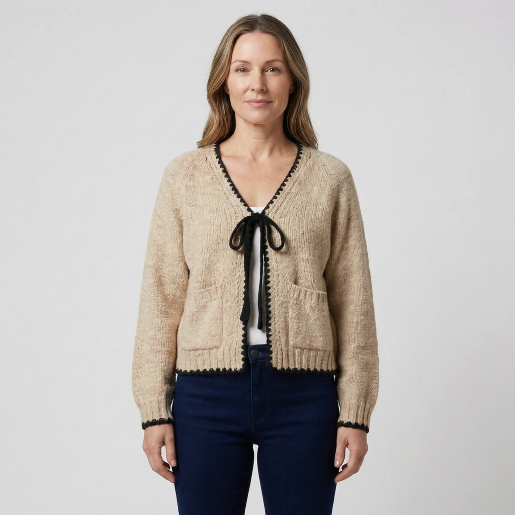 Bowvera - Krótki Kardigan Z Wiązaniem Przy Dekolcie