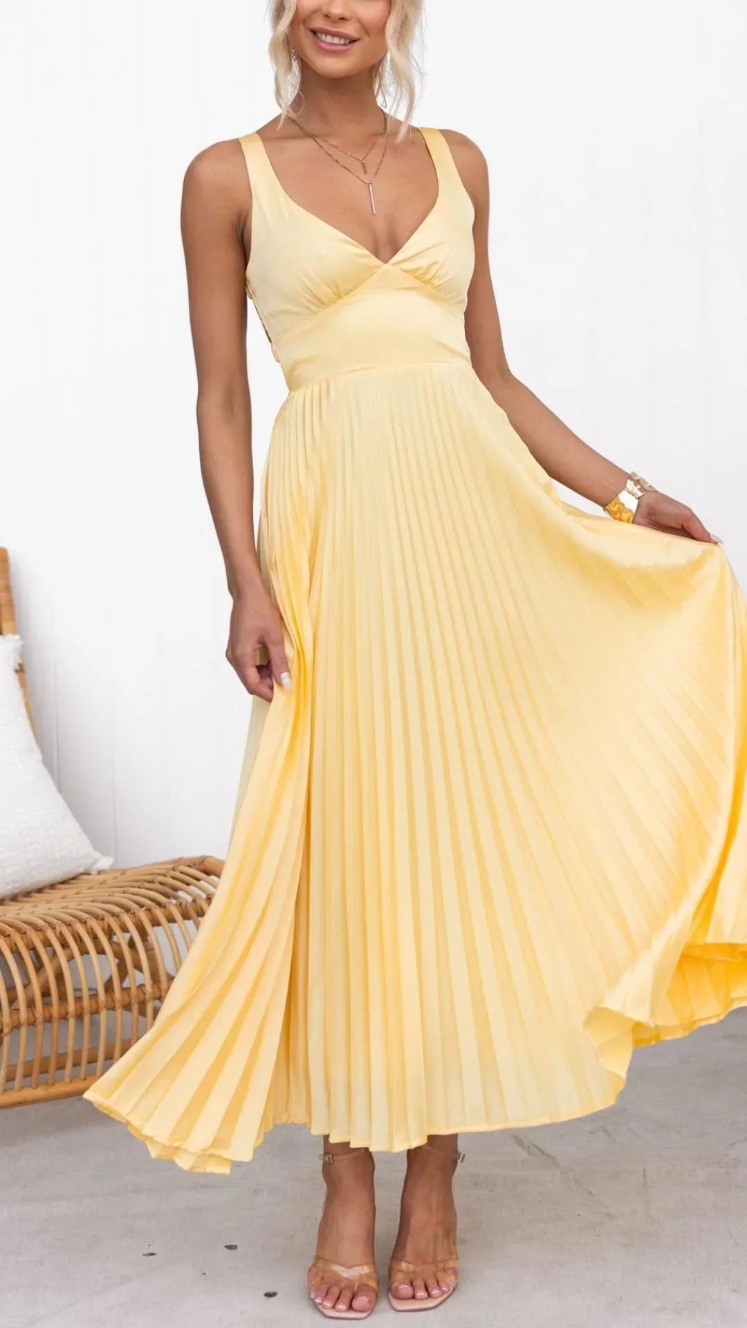 Sukienka maxi plisowana z dekoltem V
