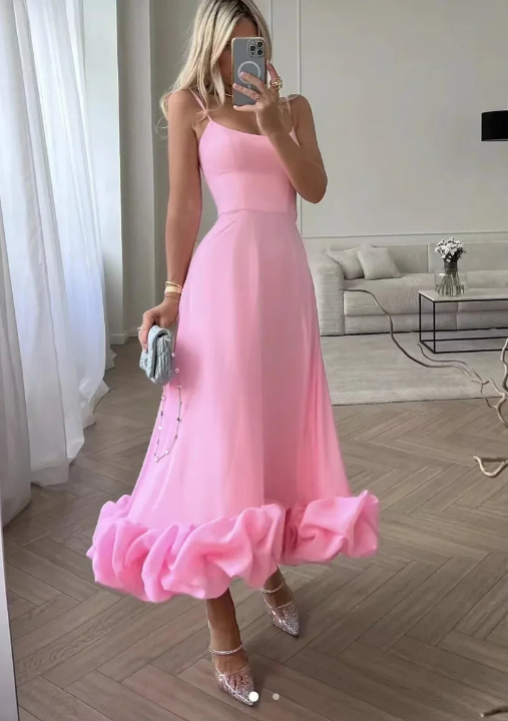 Renata | Elegancka sukienka na ramiączkach z falbanami