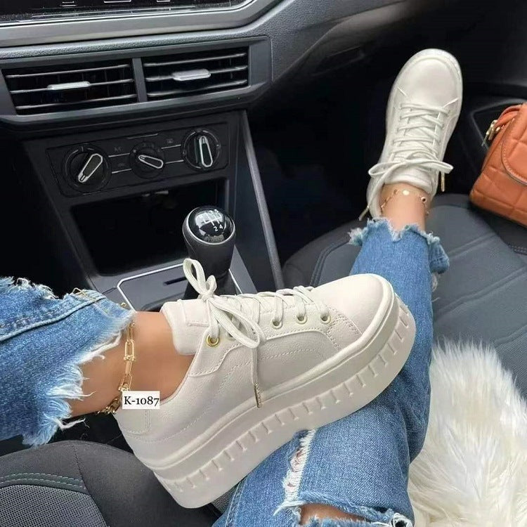 Damskie sneakersy sznurowane na płaskiej podeszwie