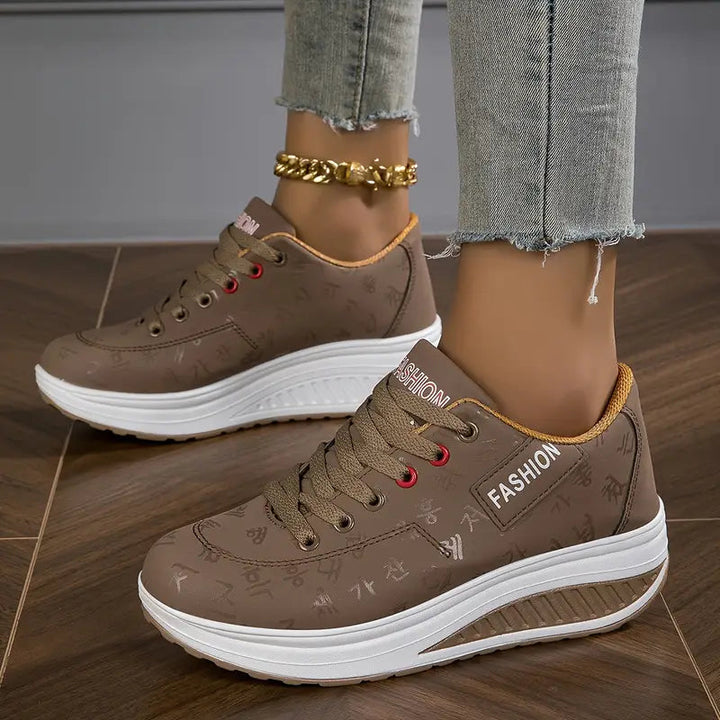 Damskie sneakersy na koturnie ze sznurowaniem, minimalistyczne